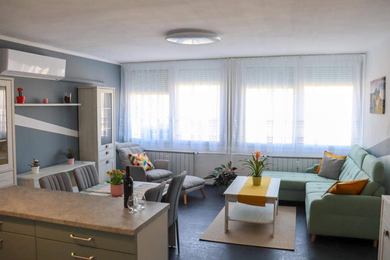 Ferienwohnung Krisztina Apartman Salgótarján Exterior foto