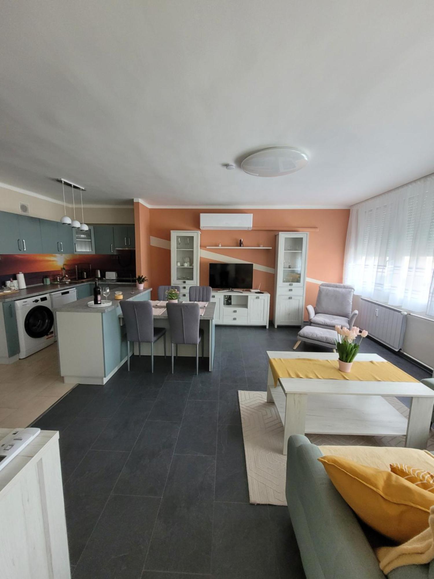Ferienwohnung Krisztina Apartman Salgótarján Exterior foto