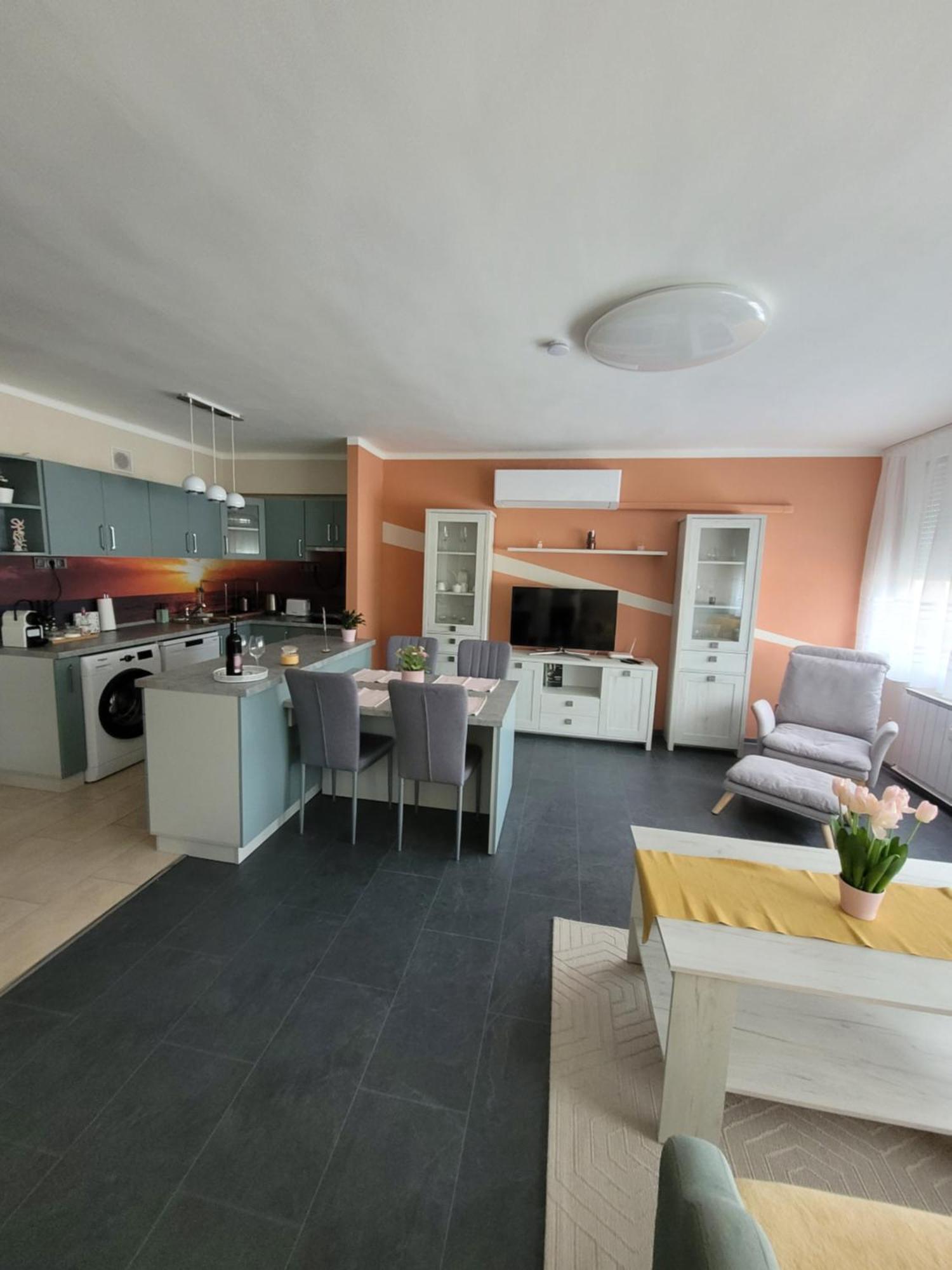 Ferienwohnung Krisztina Apartman Salgótarján Exterior foto